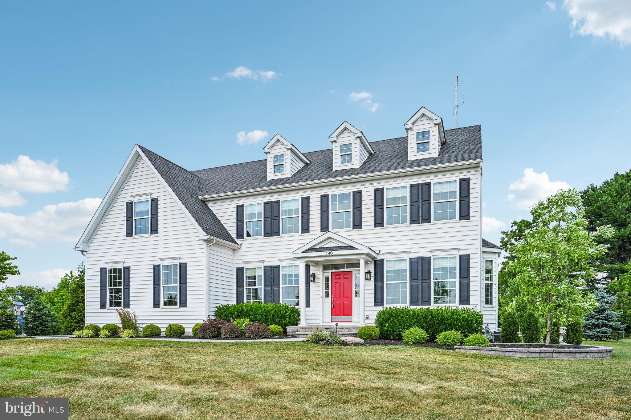 440 Elizabeth Way Hatfield, PA 19440 - Photo 2 of 60 Charming home with a vibrant red door.