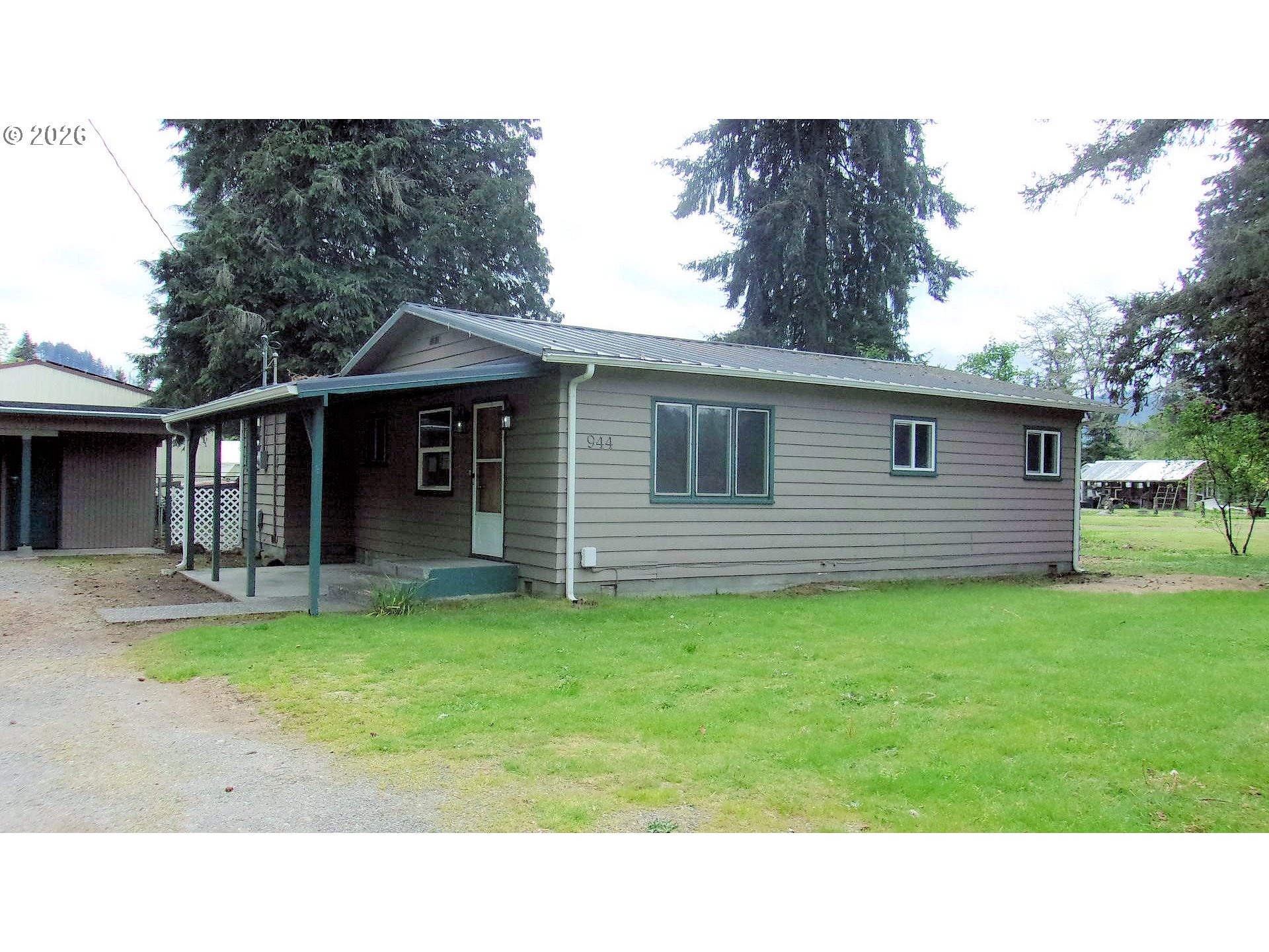 944 5th Street Lyons, OR 97358 - Photo 1 of 8