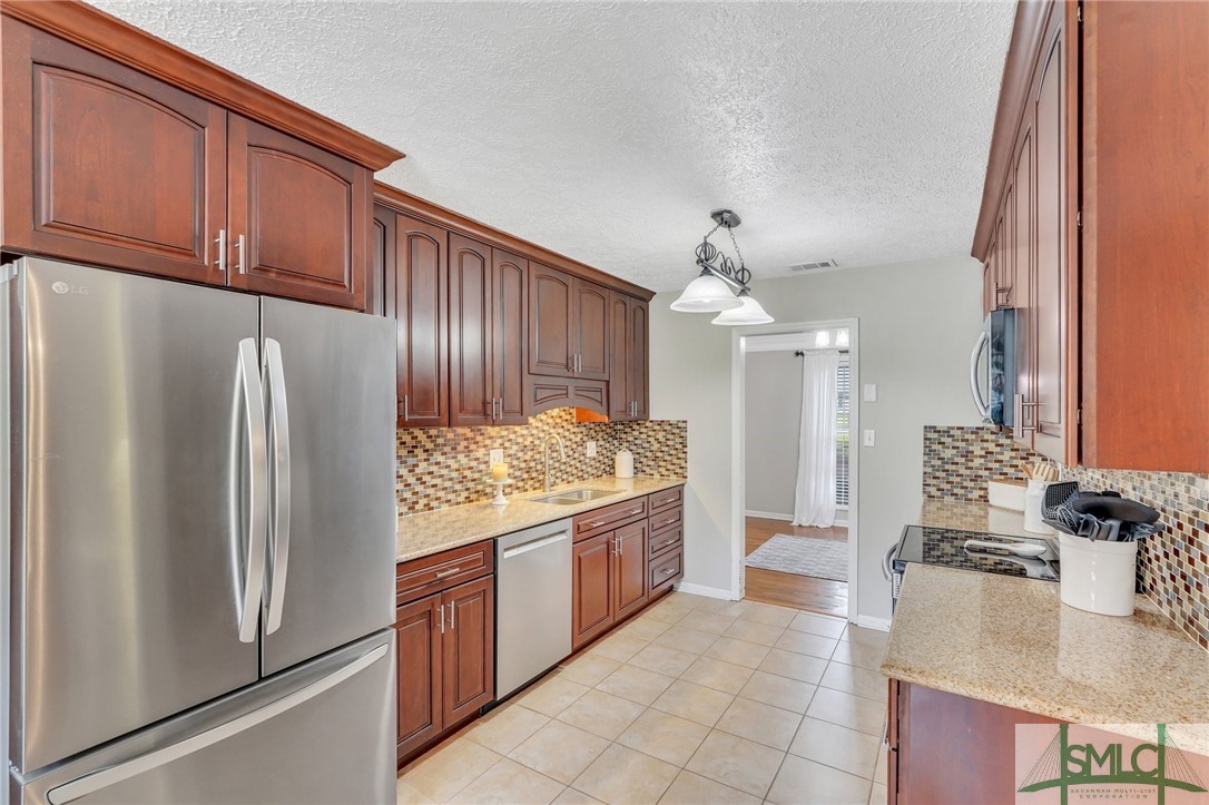 303 Kuwe Trail Hinesville, GA 31313 - Photo 11 of 28