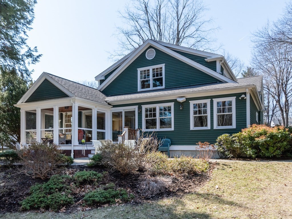 16 Fuller Brook Road Wellesley, MA 02482 - Photo 5 of 36 a front view of a house with garden