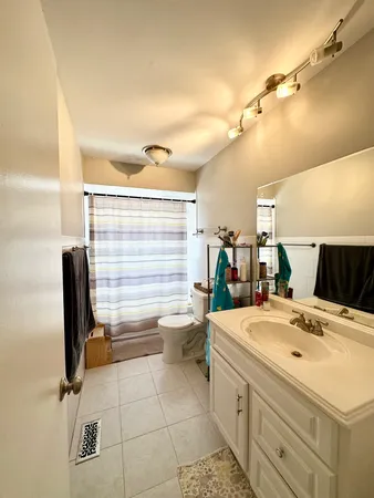 $290,000 | 8404 South 79th Avenue, Justice, IL 60458
