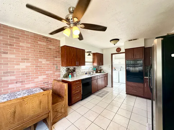 $290,000 | 8404 South 79th Avenue, Justice, IL 60458