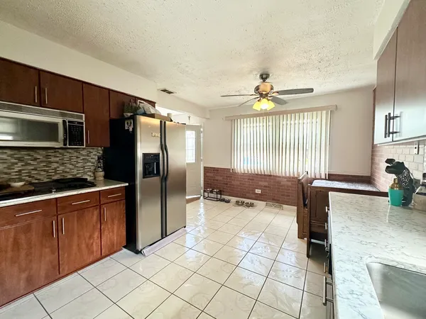 $290,000 | 8404 South 79th Avenue, Justice, IL 60458