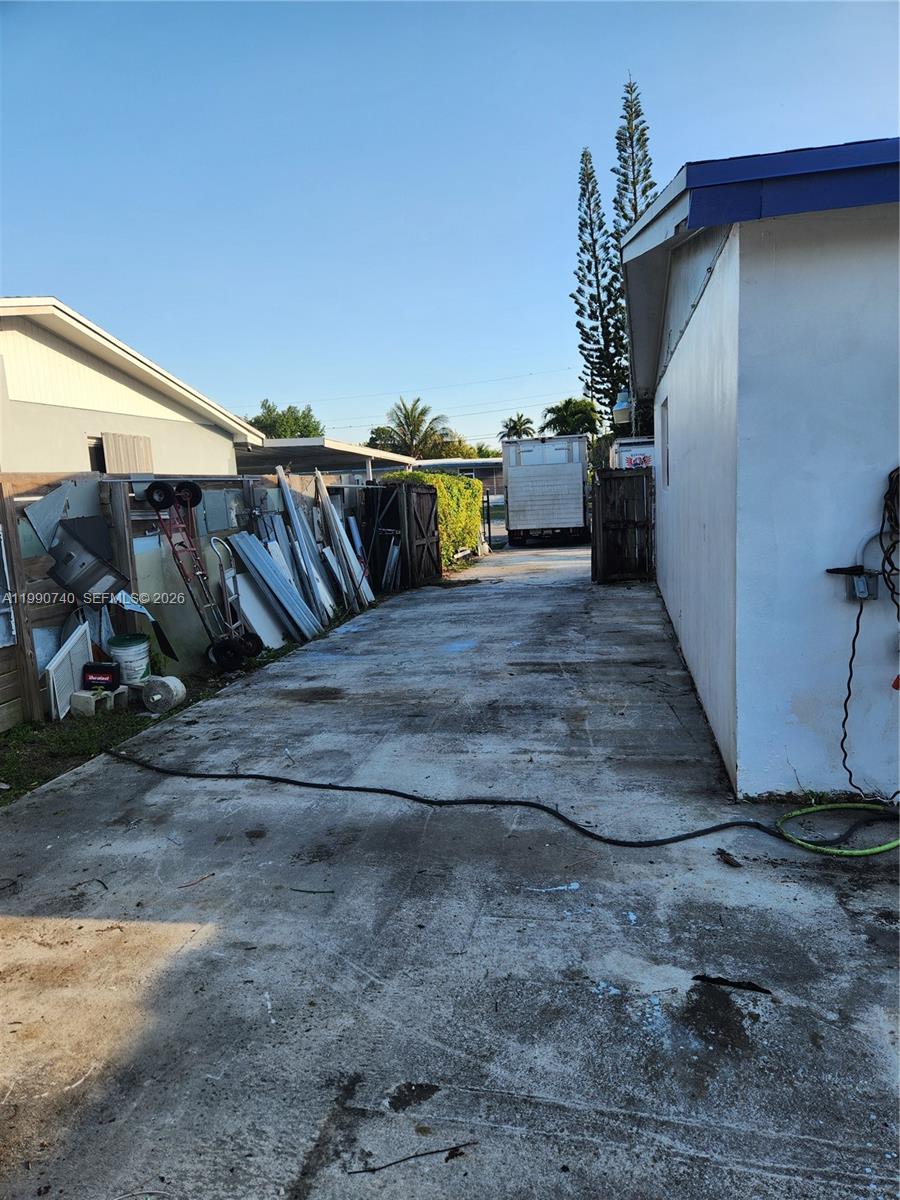 14463 Southwest 285th Terrace Homestead, FL 33033 - Photo 17 of 22
