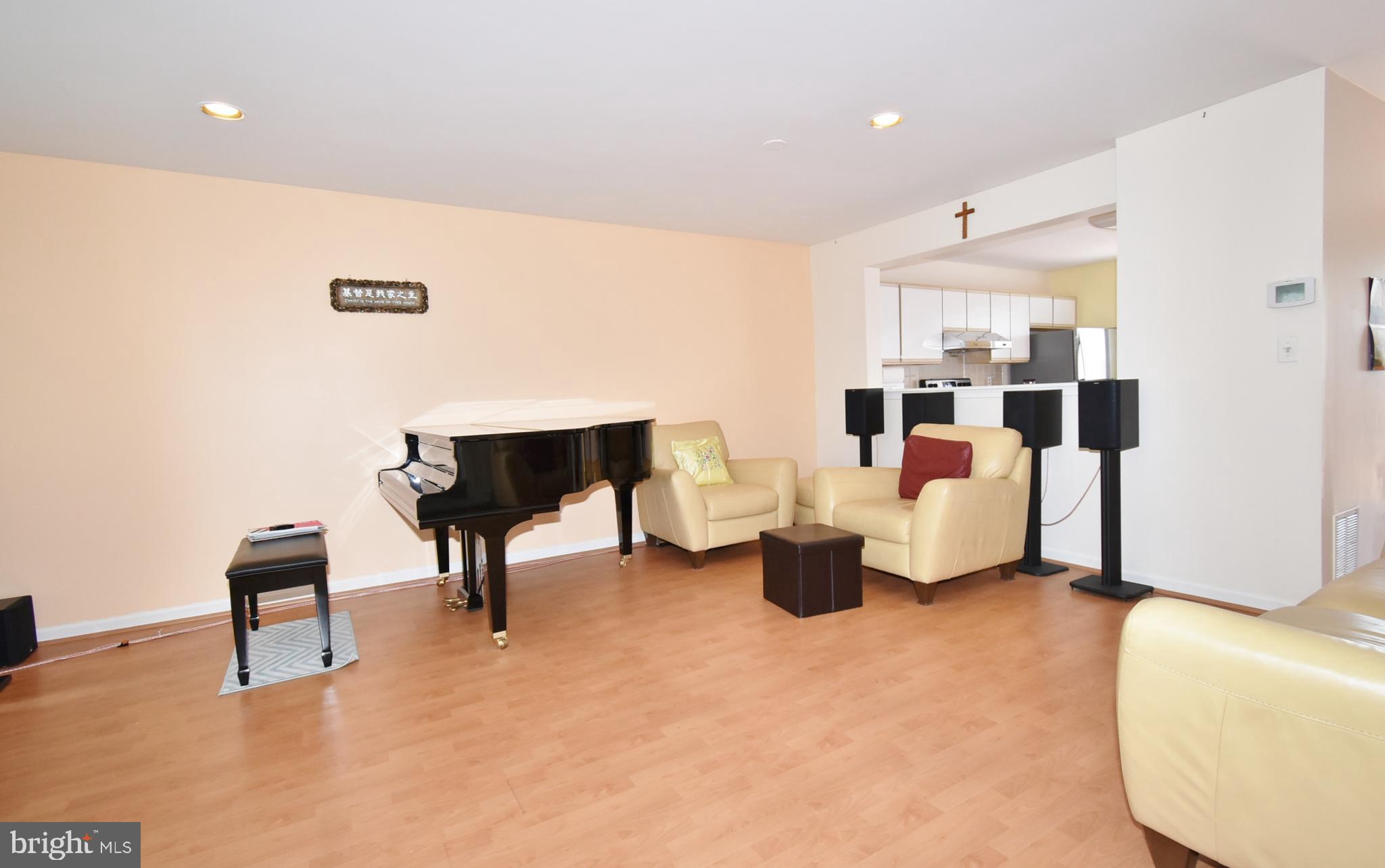 10959 Baskerville Road Reisterstown, MD 21136 - Photo 7 of 38 LIVING ROOM VIEW 6