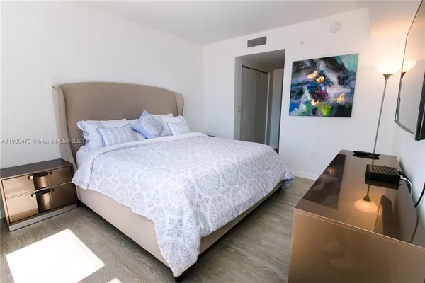 $7,500 | 2600 East Hallandale Beach Boulevard, Unit T2002, Hallandale Beach, FL 33009