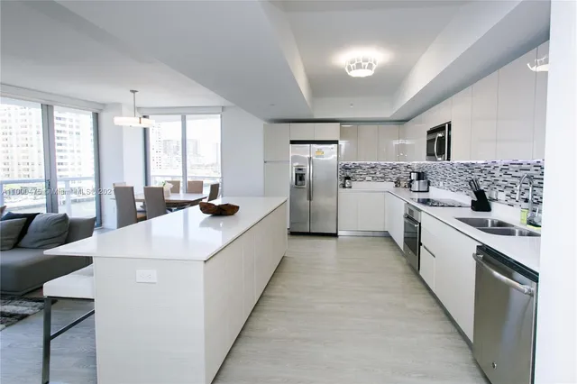 $7,500 | 2600 East Hallandale Beach Boulevard, Unit T2002, Hallandale Beach, FL 33009