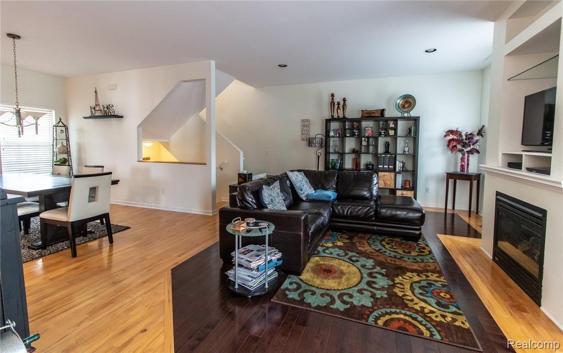 2654 Crooks Road Royal Oak, MI 48073 - Photo 14 of 35 Great Room