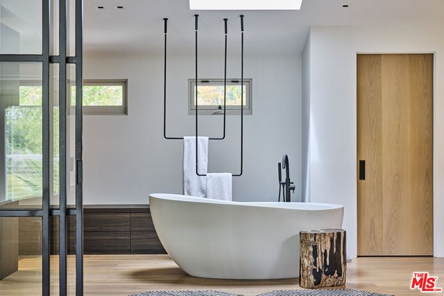 $11,440,000 | 3511 Cross Creek Lane, Malibu, CA 90265