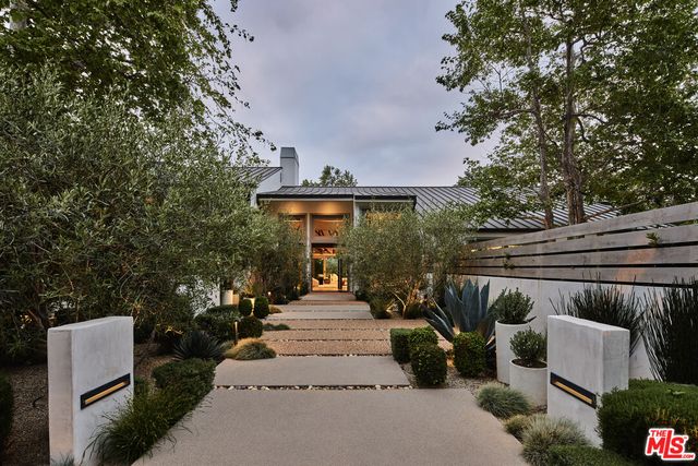 $11,440,000 | 3511 Cross Creek Lane, Malibu, CA 90265