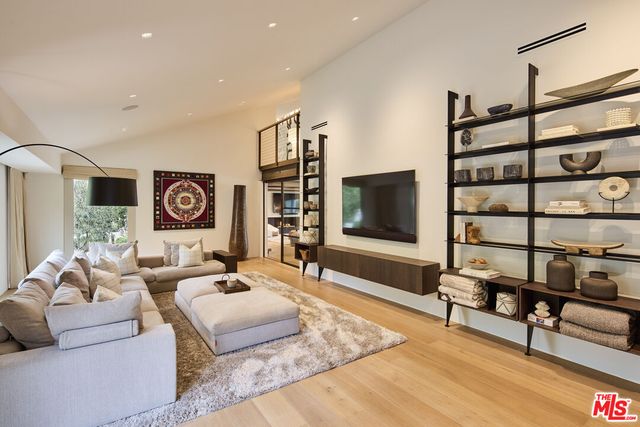 $11,440,000 | 3511 Cross Creek Lane, Malibu, CA 90265