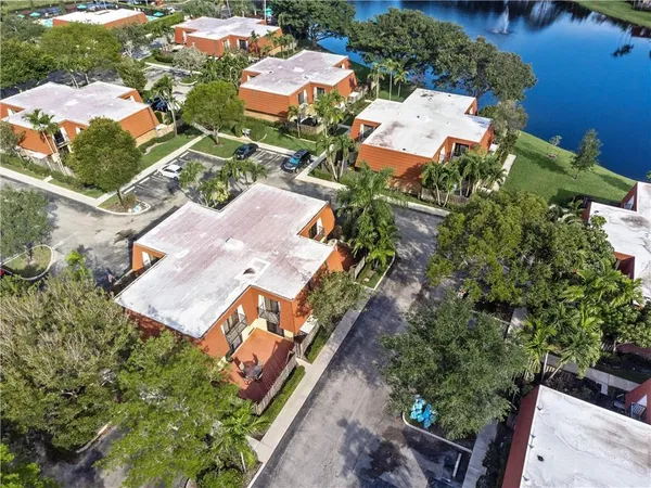 $375,000 | 9951 Northwest 6th Court, Plantation, FL 33324