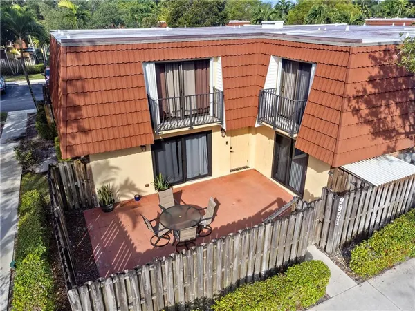 $375,000 | 9951 Northwest 6th Court, Plantation, FL 33324