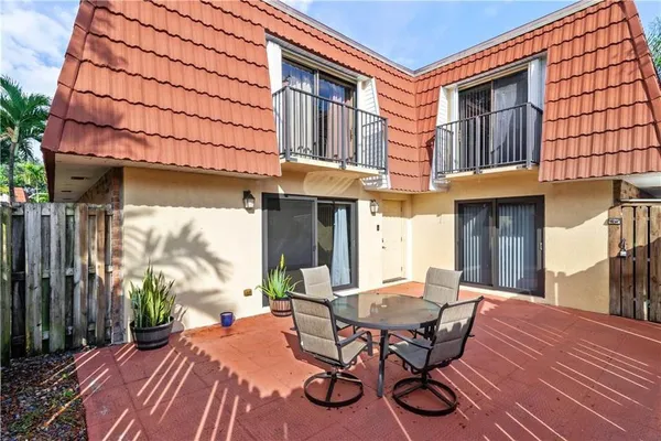 $375,000 | 9951 Northwest 6th Court, Plantation, FL 33324