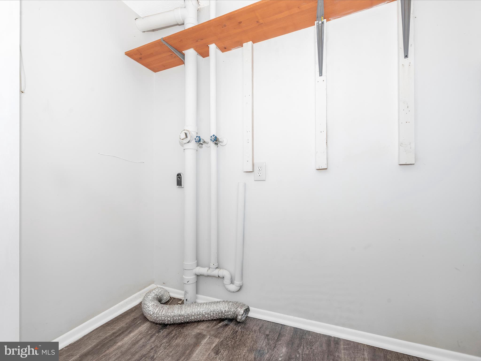194 Stonegate Drive Frederick, MD 21702 - Photo 16 of 36 Laundry Room