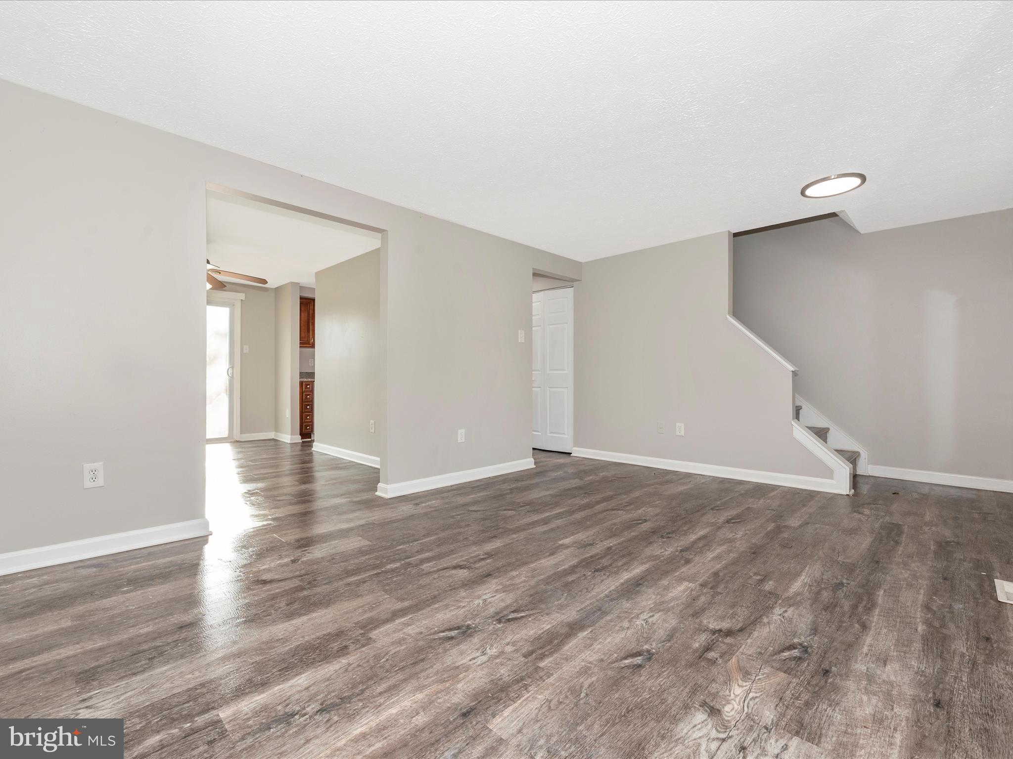 194 Stonegate Drive Frederick, MD 21702 - Photo 5 of 36 Living Room