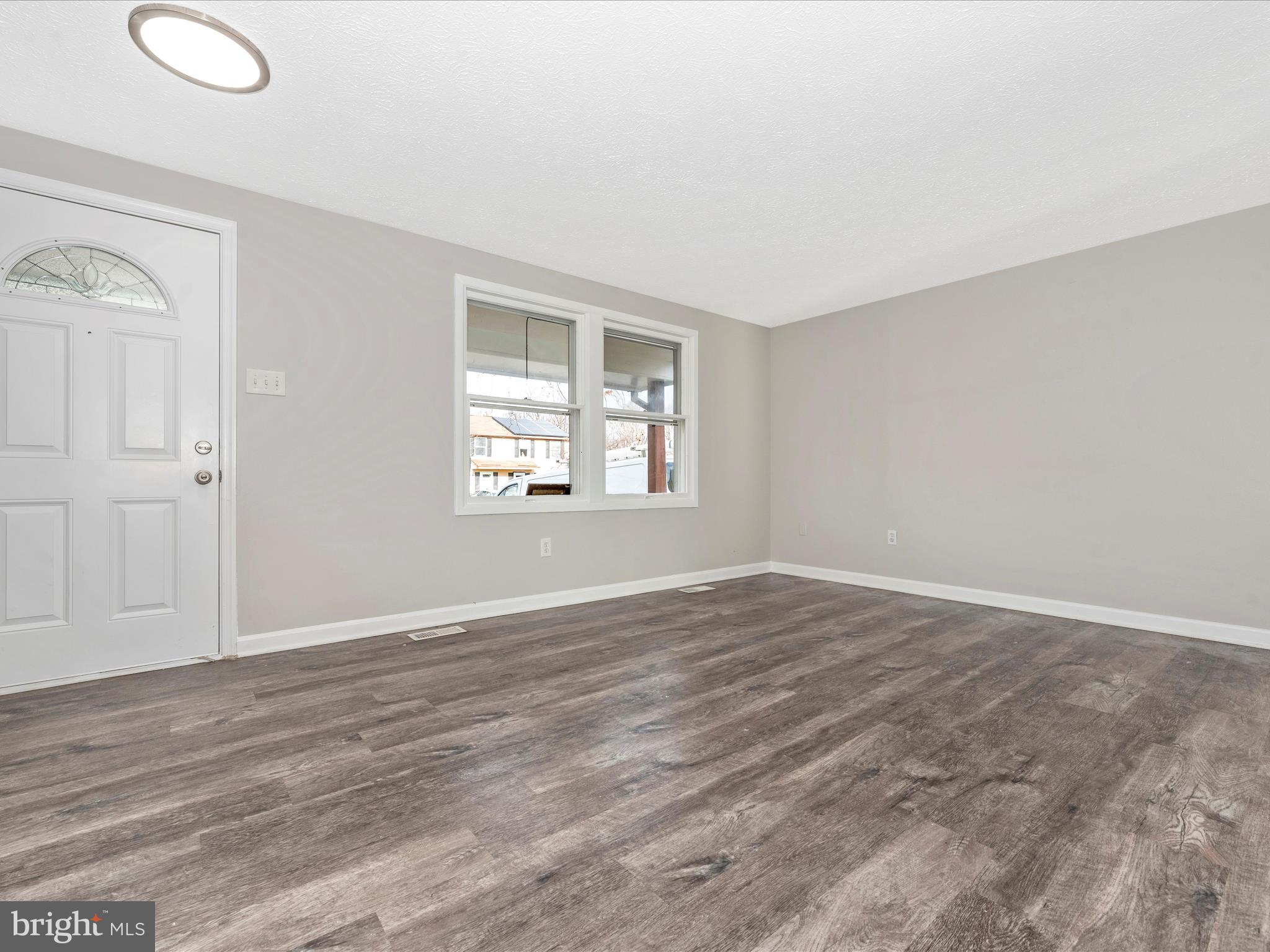 194 Stonegate Drive Frederick, MD 21702 - Photo 7 of 36 Living Room