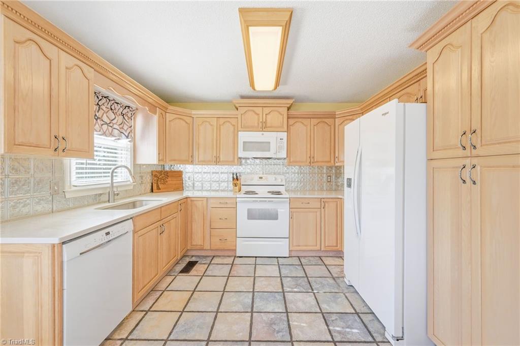 1008 Kingstree Ridge Drive Winston-Salem, NC 27127 - Photo 14 of 50