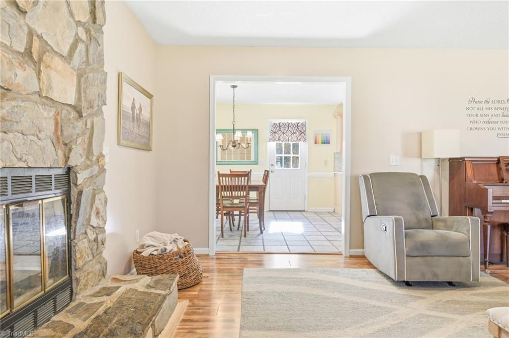 1008 Kingstree Ridge Drive Winston-Salem, NC 27127 - Photo 8 of 50