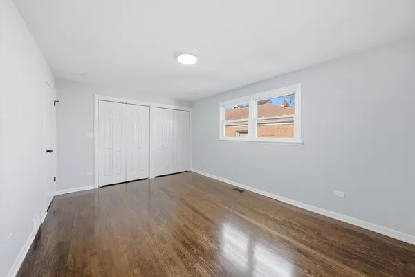 $389,900 | 2811 West 82nd Street, Chicago, IL 60652