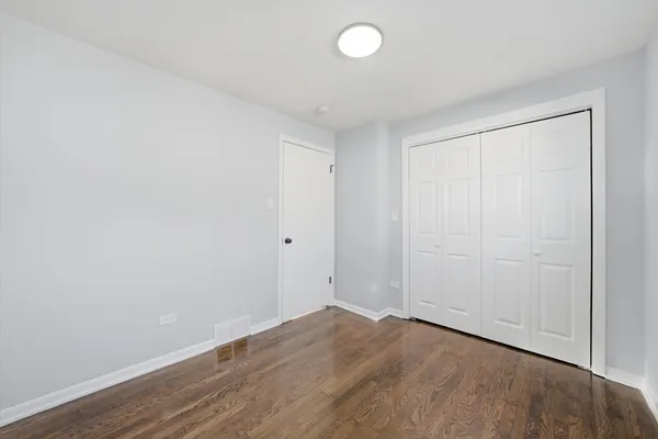 $389,900 | 2811 West 82nd Street, Chicago, IL 60652
