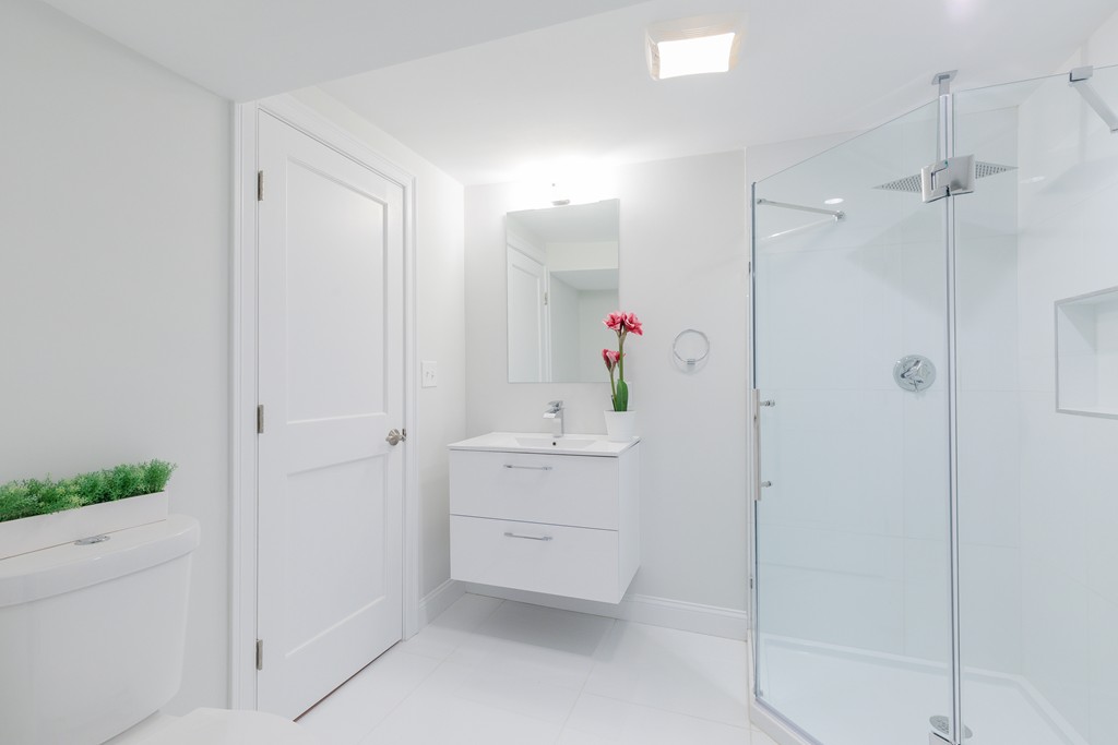 57 Katherine Road, Unit 57 Watertown, MA 02472 - Photo 12 of 30 a bathroom with a shower