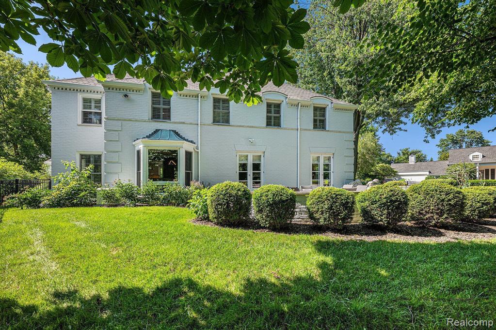 75 Lake Shore Road Grosse Pointe Farms, MI 48236 - Photo 38 of 45