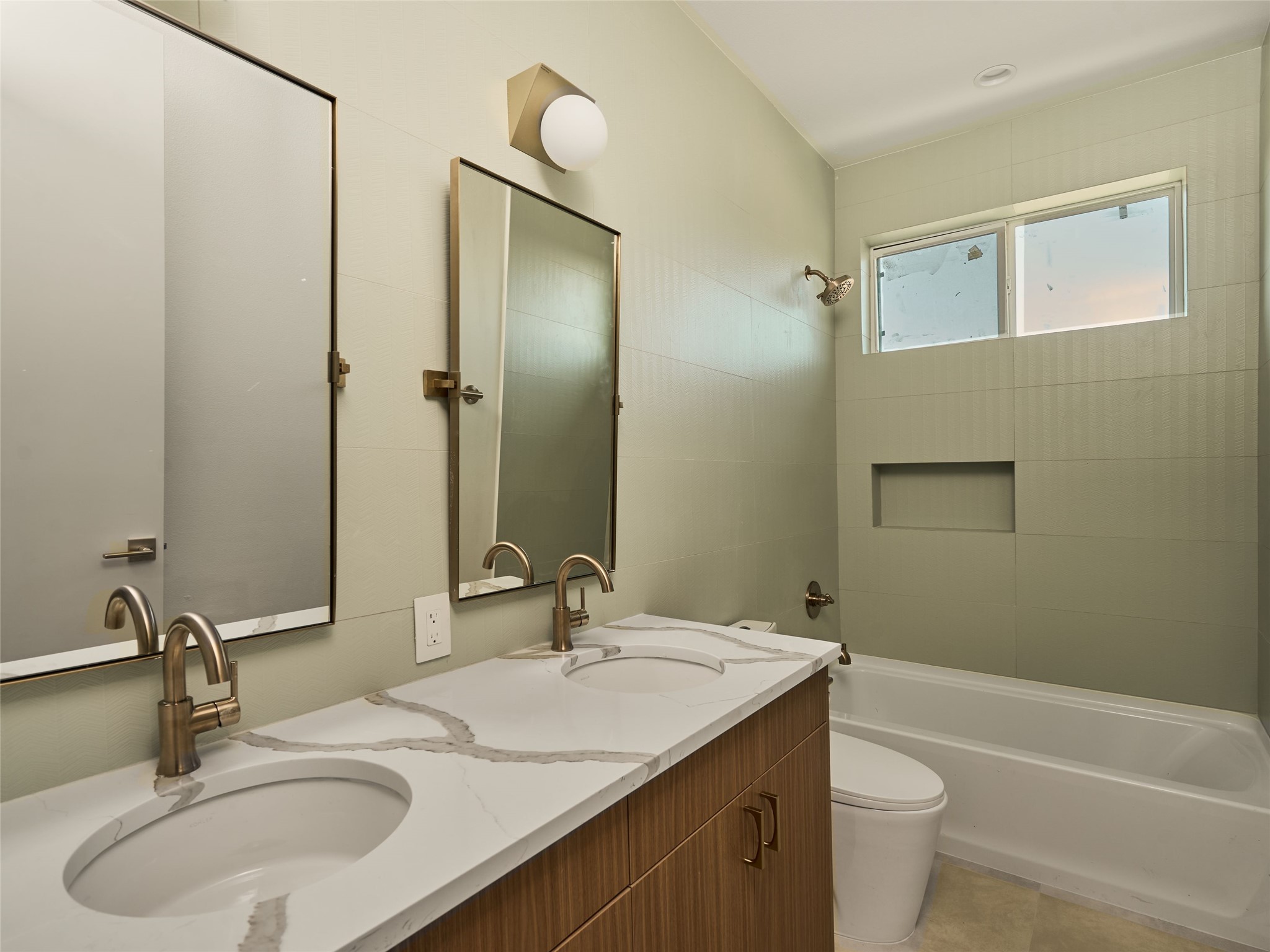 2100 Bighorn Leander, TX 78641 - Photo 24 of 36 Full bathroom with double vanity and bathing tub / shower combination