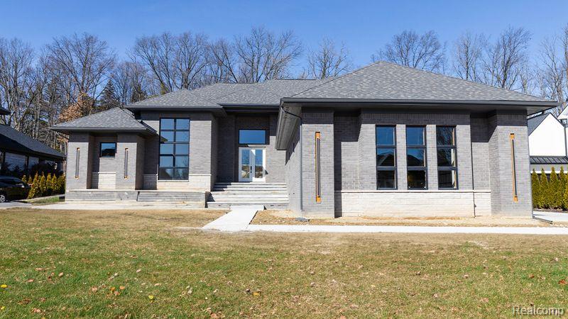 230 Enclave Drive Rochester, MI 48306 - Photo 1 of 31