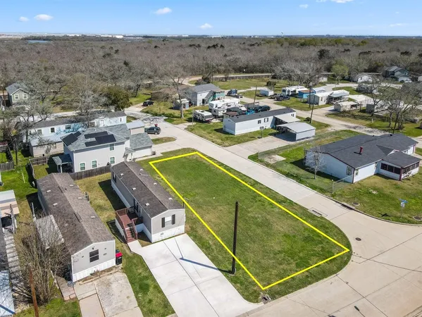$650 | 3035 Bay Oaks Harbor Drive, Baytown, TX 77523