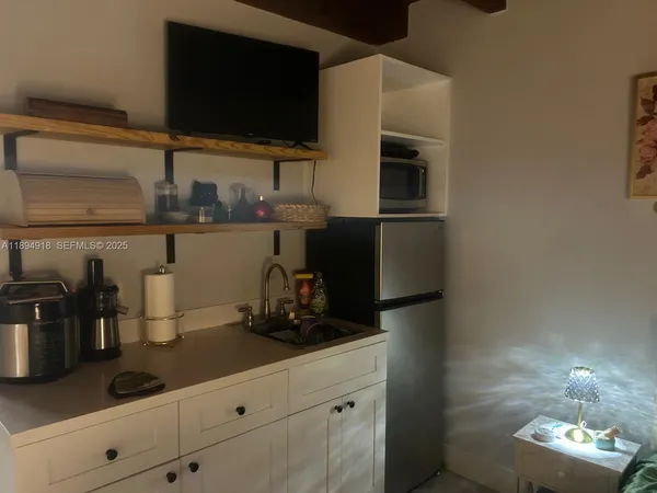 $1,450 | South Miami, South Miami, FL 33143