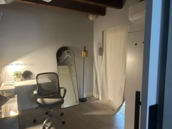 $1,450 | South Miami, South Miami, FL 33143