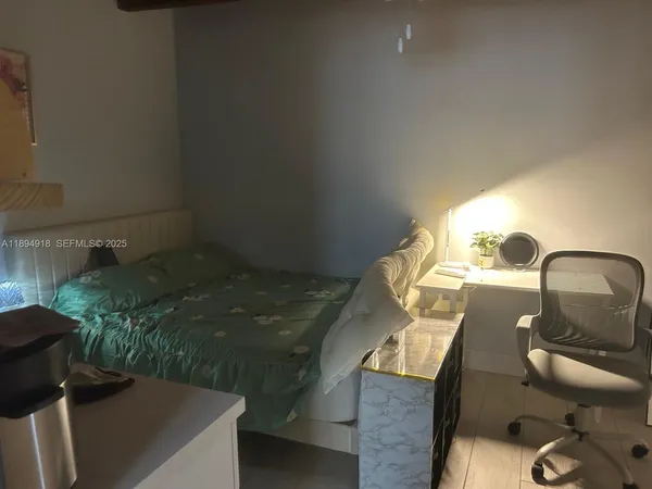 $1,450 | South Miami, South Miami, FL 33143