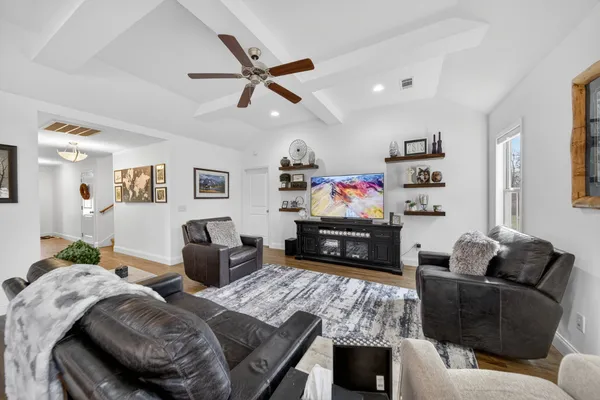 $524,999 | 6716 Old Highway 431, Springfield, TN 37172