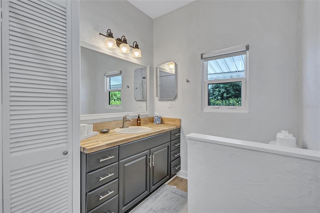 2437 Floyd Street Sarasota, FL 34239 - Photo 23 of 50