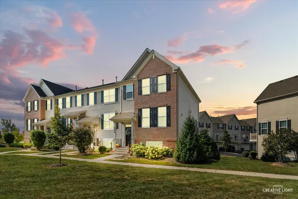 $349,900 | 506 Creek Drive, Oswego, IL 60543