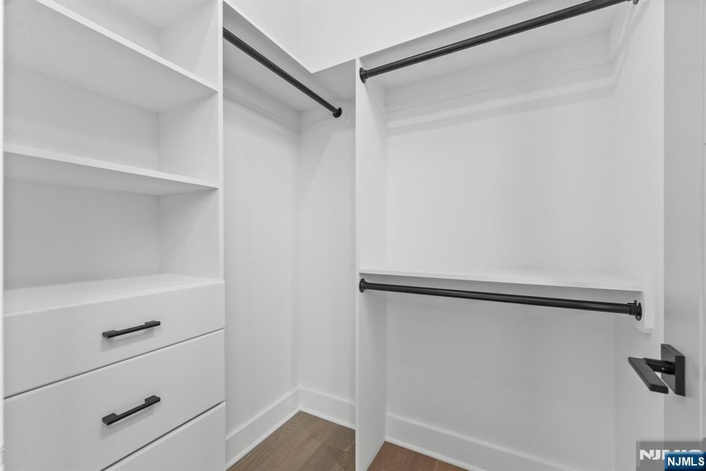 2026 Marguerite Street, Unit RIGHT Fort Lee, NJ 07024 - Photo 15 of 30