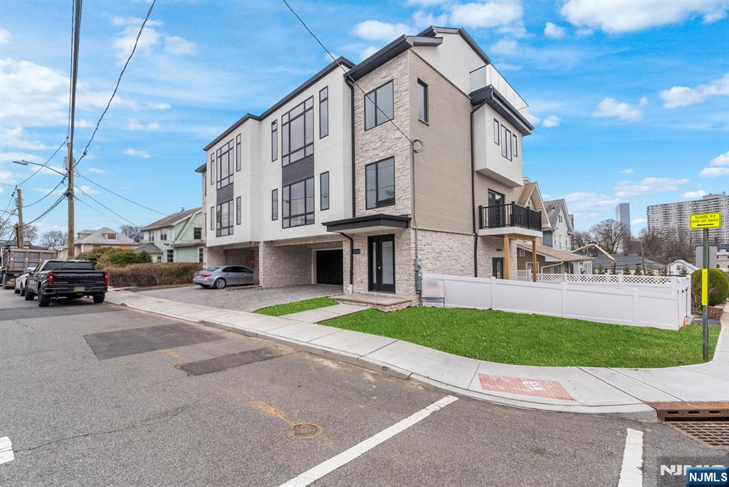 2026 Marguerite Street, Unit RIGHT Fort Lee, NJ 07024 - Photo 2 of 30