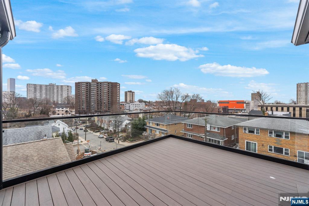 2026 Marguerite Street, Unit RIGHT Fort Lee, NJ 07024 - Photo 27 of 30