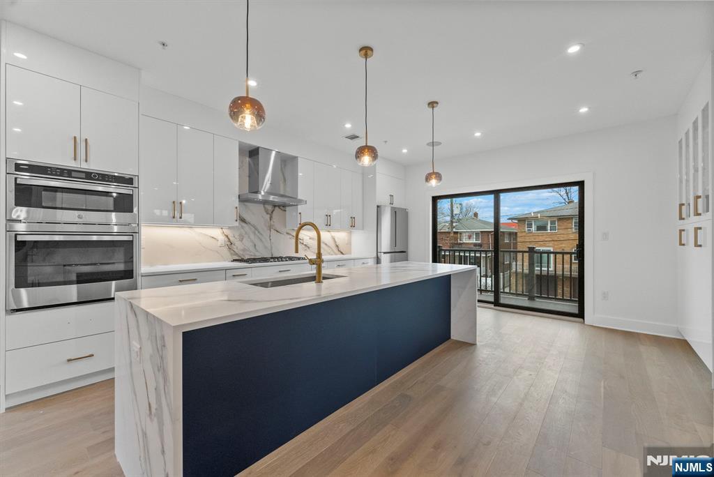 2026 Marguerite Street, Unit RIGHT Fort Lee, NJ 07024 - Photo 3 of 30