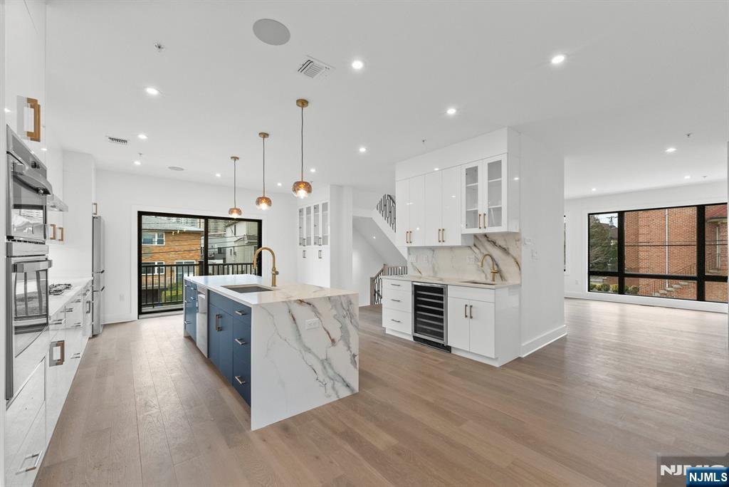 2026 Marguerite Street, Unit RIGHT Fort Lee, NJ 07024 - Photo 4 of 30