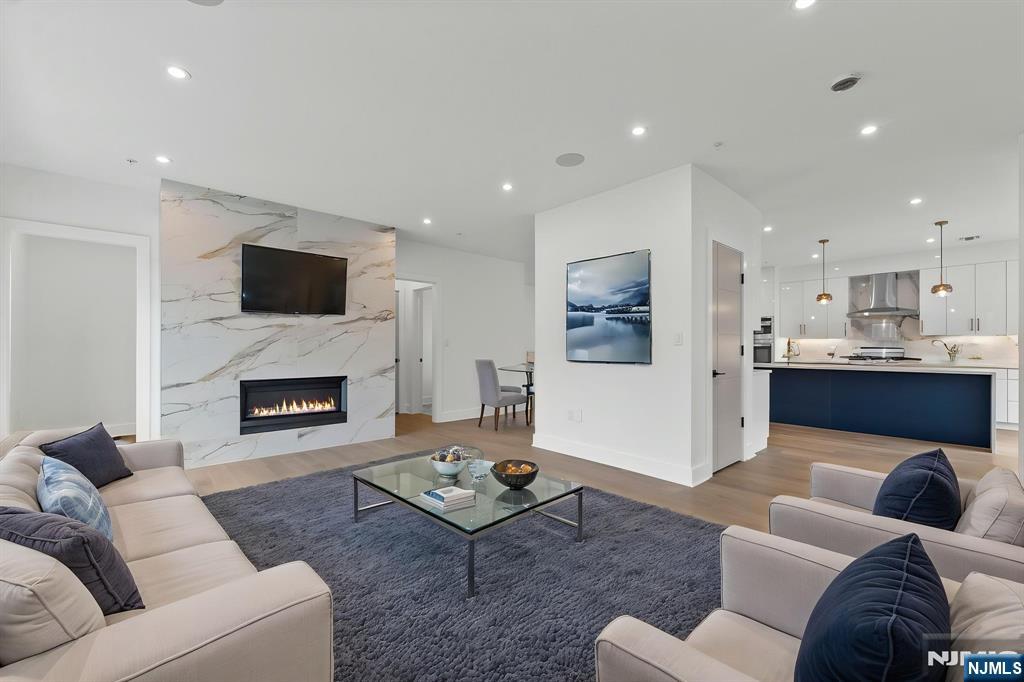 2026 Marguerite Street, Unit RIGHT Fort Lee, NJ 07024 - Photo 8 of 30