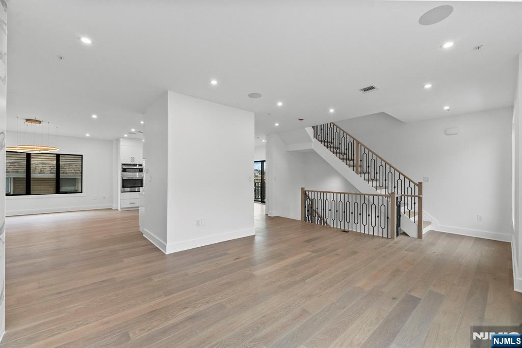 2026 Marguerite Street, Unit RIGHT Fort Lee, NJ 07024 - Photo 10 of 30