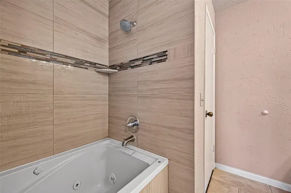 $1,800 | 2910 Grants Lake Boulevard, Unit 1702, Sugar Land, TX 77479