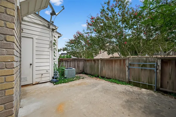 $1,800 | 2910 Grants Lake Boulevard, Unit 1702, Sugar Land, TX 77479