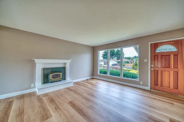 $1,098,000 | 820 Linda Mar Boulevard, Pacifica, CA 94044