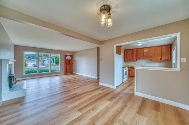 $1,098,000 | 820 Linda Mar Boulevard, Pacifica, CA 94044