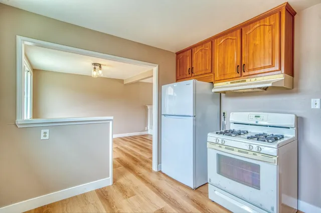 $1,098,000 | 820 Linda Mar Boulevard, Pacifica, CA 94044