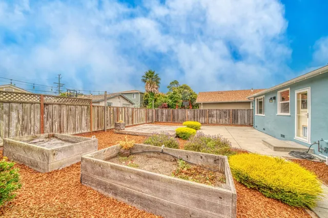 $1,098,000 | 820 Linda Mar Boulevard, Pacifica, CA 94044