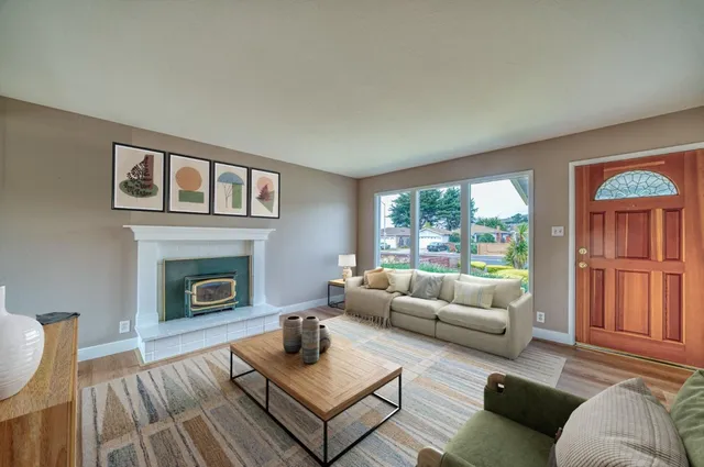 $1,098,000 | 820 Linda Mar Boulevard, Pacifica, CA 94044